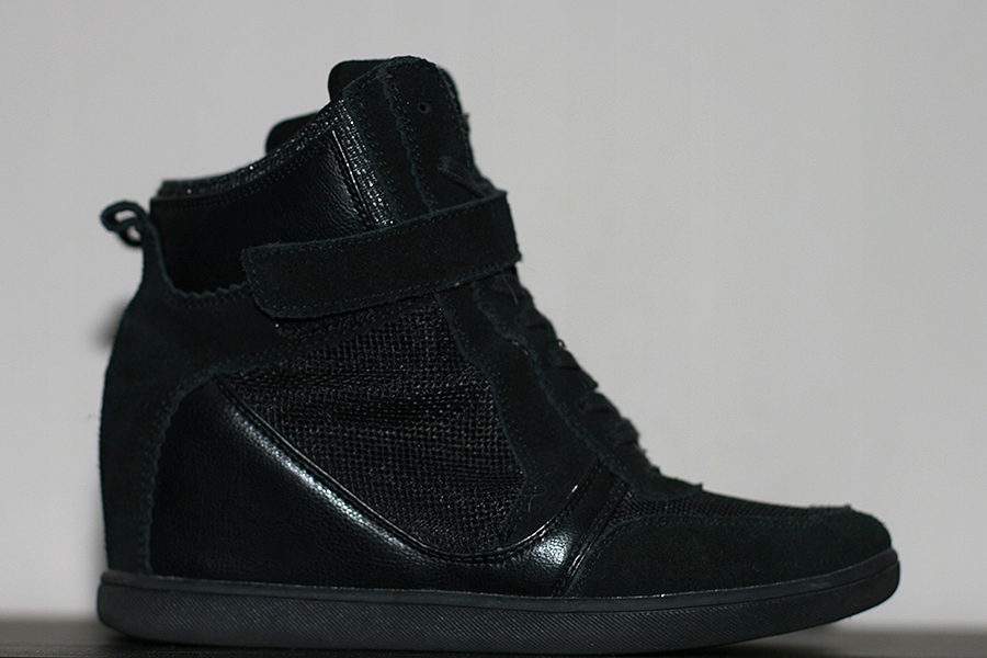 Sneakersy na obcasie adidasy czarne Bershka 38