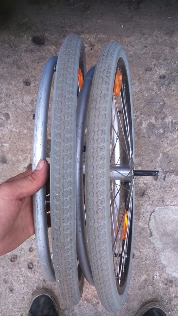 2 Koła pompowane 22x1 i 3/8 wózka inwalidzkiego