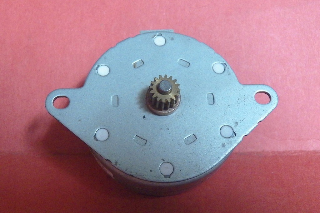 Silnik krokowy 6 przewodowy NMB PM55L-048