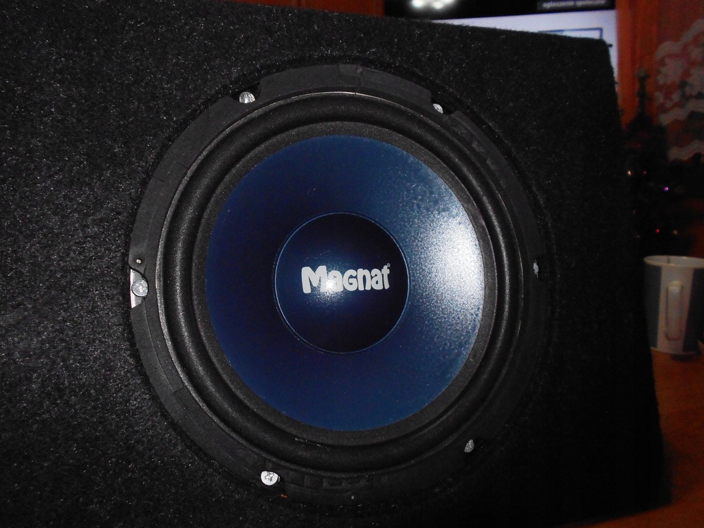 Subwoofer aktywny Magnat Impulse 1000,Stan idealny