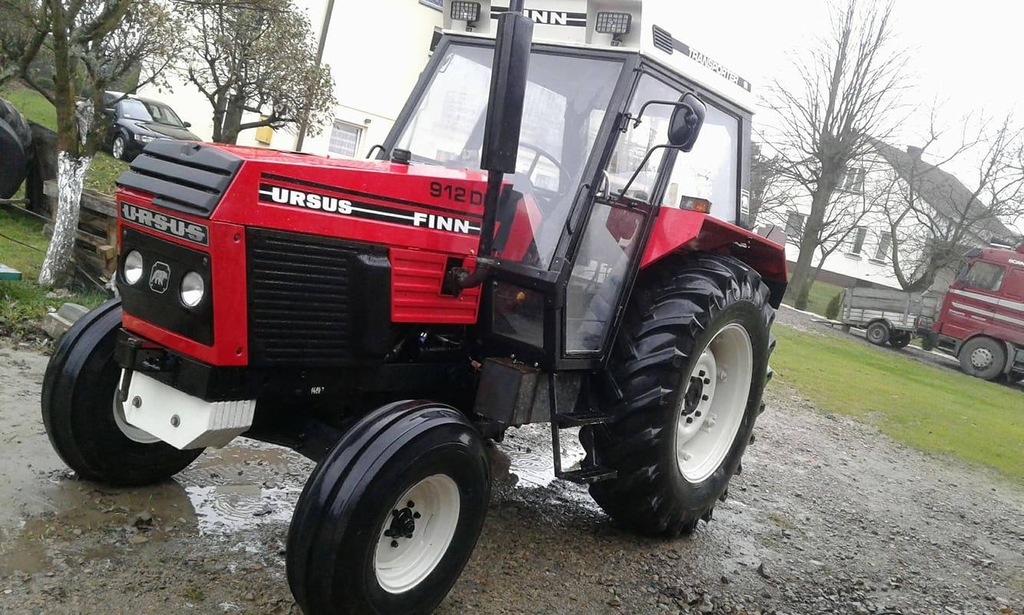 URSUS 912