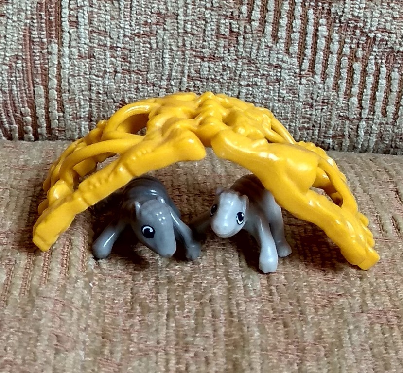 Zabawka Kinder Dinozaury