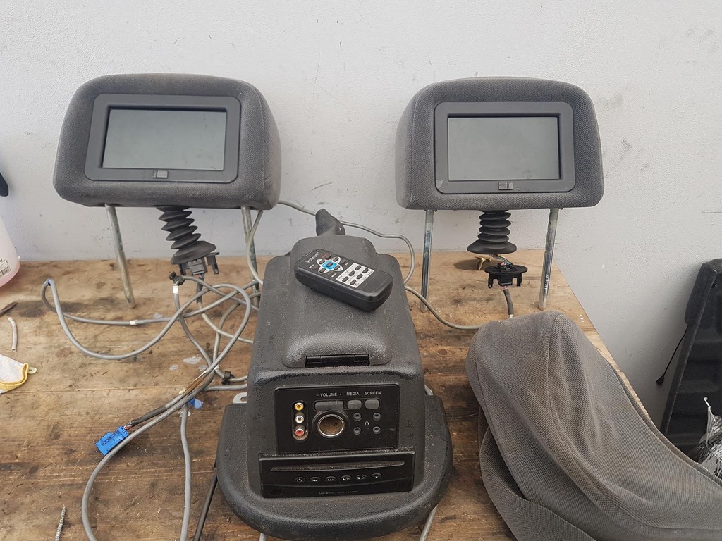 Monitory LCD DVD zaglowki Sharan 00-09 Galaxy MK2