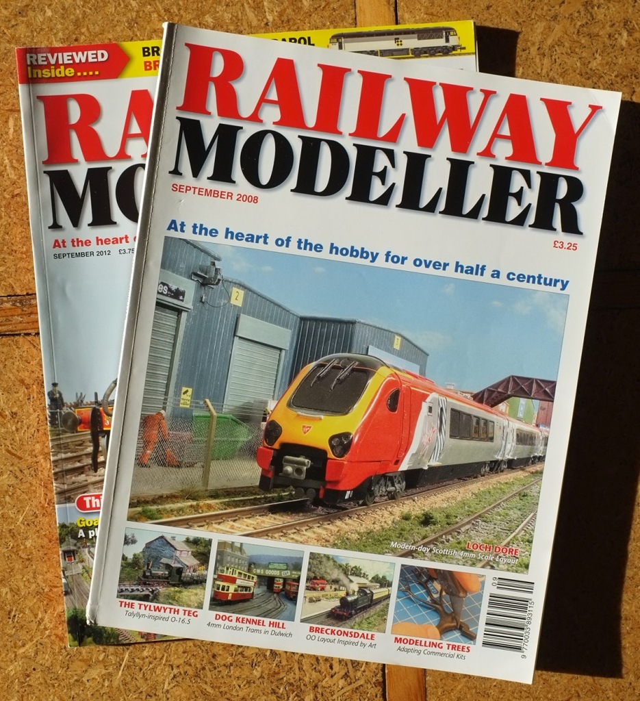 Miesięczniki angielskie o modelarstwie kolejowym.