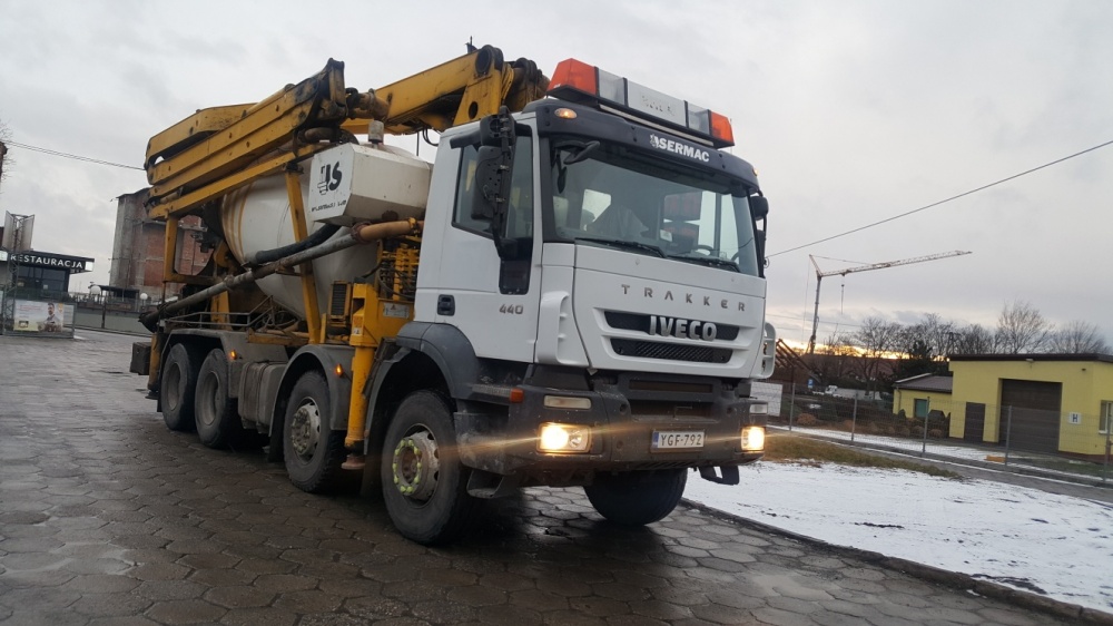 Iveco Trakker 440 8x4 Pompogruszka SERMAC 28m