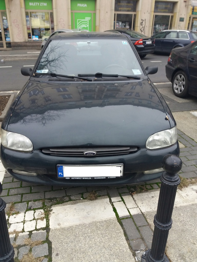 FORD Escort 1.6 16V Ghia 1996