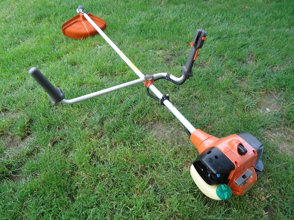 LD 128 C KOSA WYKASZARKA SPALINOWA HUSQVARNA 125 R