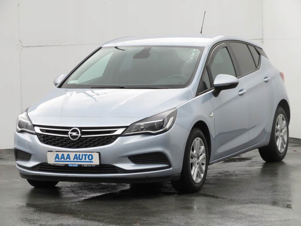 Opel astra salon