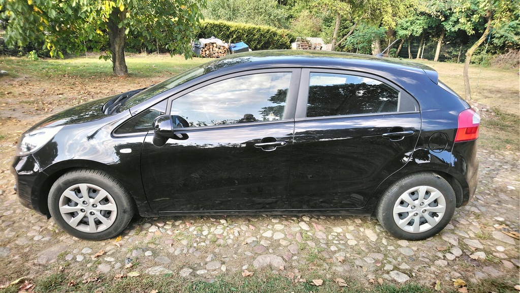 Samochód osobowy KIA RIO III 2014