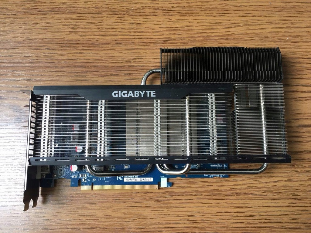 Gigabyte ATI Radeon HD6770 1GB (GV-R677SL-1GD)