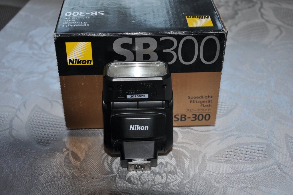 Lampa Nikon SB300