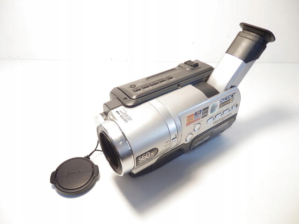 Kamera Hi8 SONY Handycam CCD-TR748E PAL (V108)