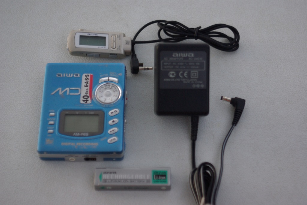 AIWA AM-F65 DIGITAL RECORDING MD WALKMAN