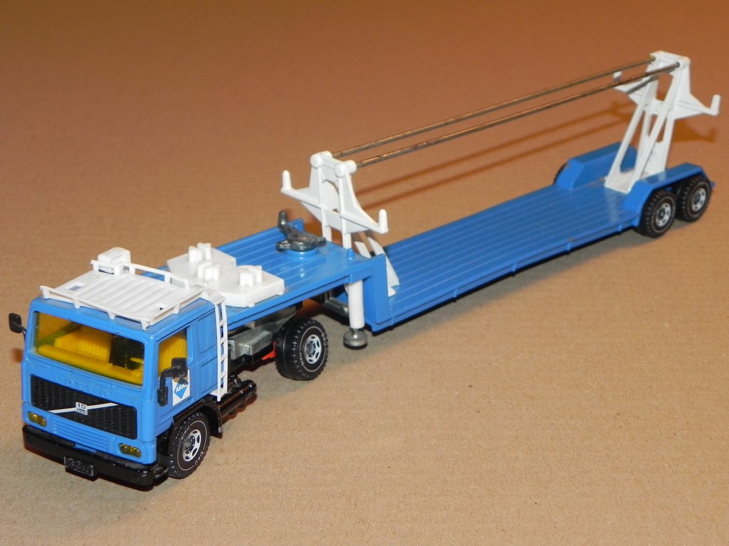 SIKU - 3712 - VOLVO F10 TURBO 6 ARAL TANKSTELLEN
