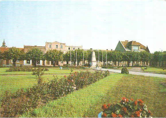 KSIĄŻ WLKP --- RYNEK --- POMNIK --- SKWER --- 1977