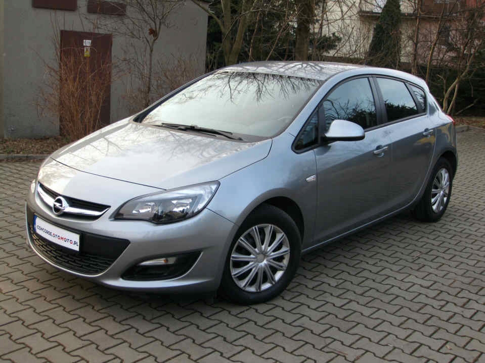 Opel astra salon