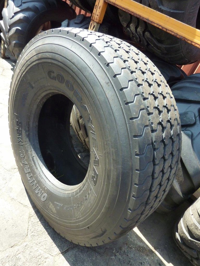 Opona 445/75R22,5 GOODYEAR 750zł Netto C393 - 7534282165 - Oficjalne ...