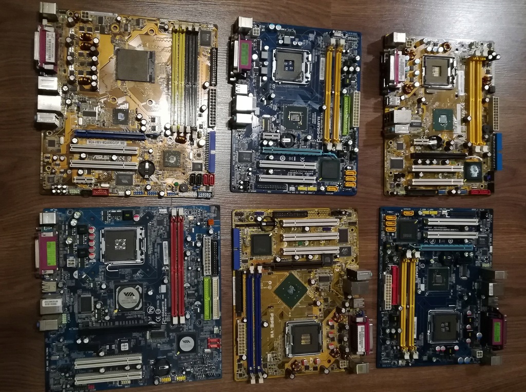 Zestaw części komputerowych, RAM, płyta, procesor.
