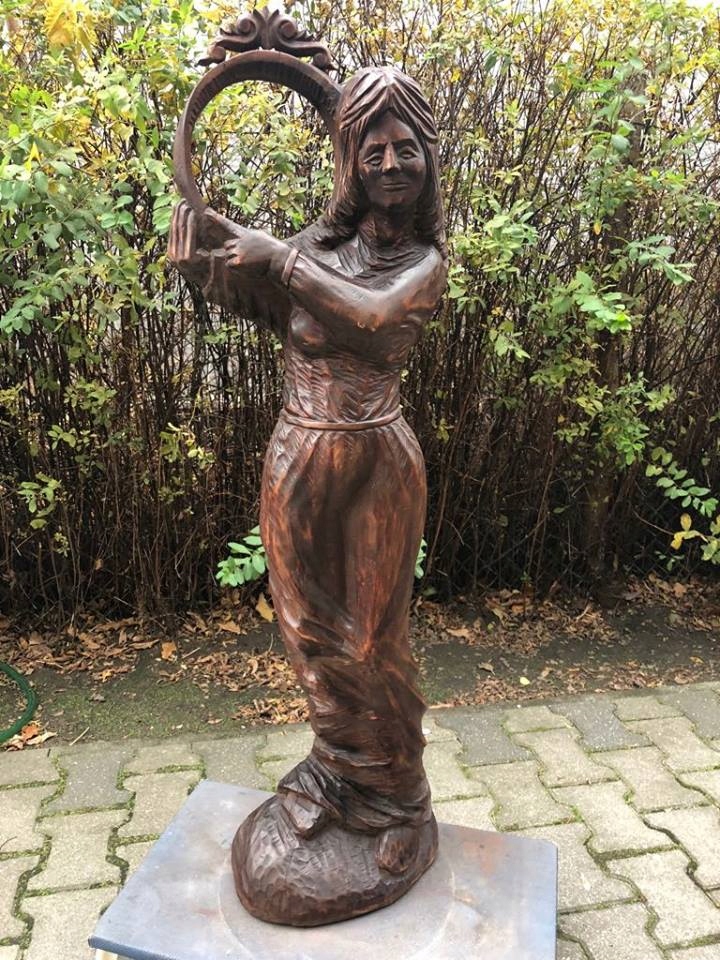 DREWNIANA RZEŹBA , FIGURA KOBIETY, DREWNO, 120CM