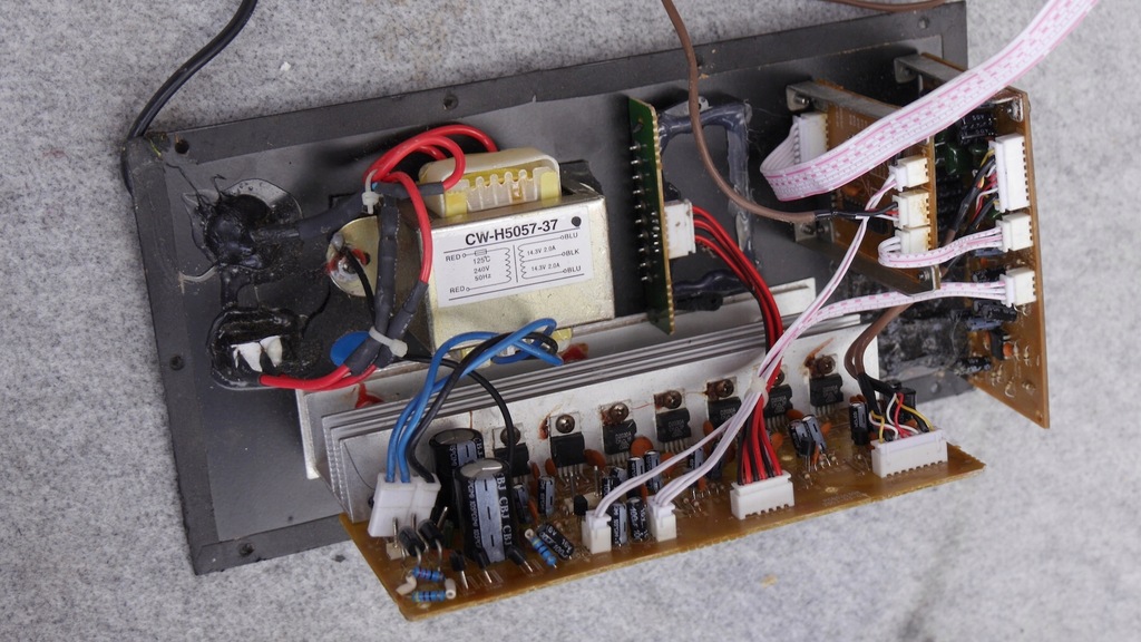 Panel aktywny do subwoofera 5.1 wzmacniacz