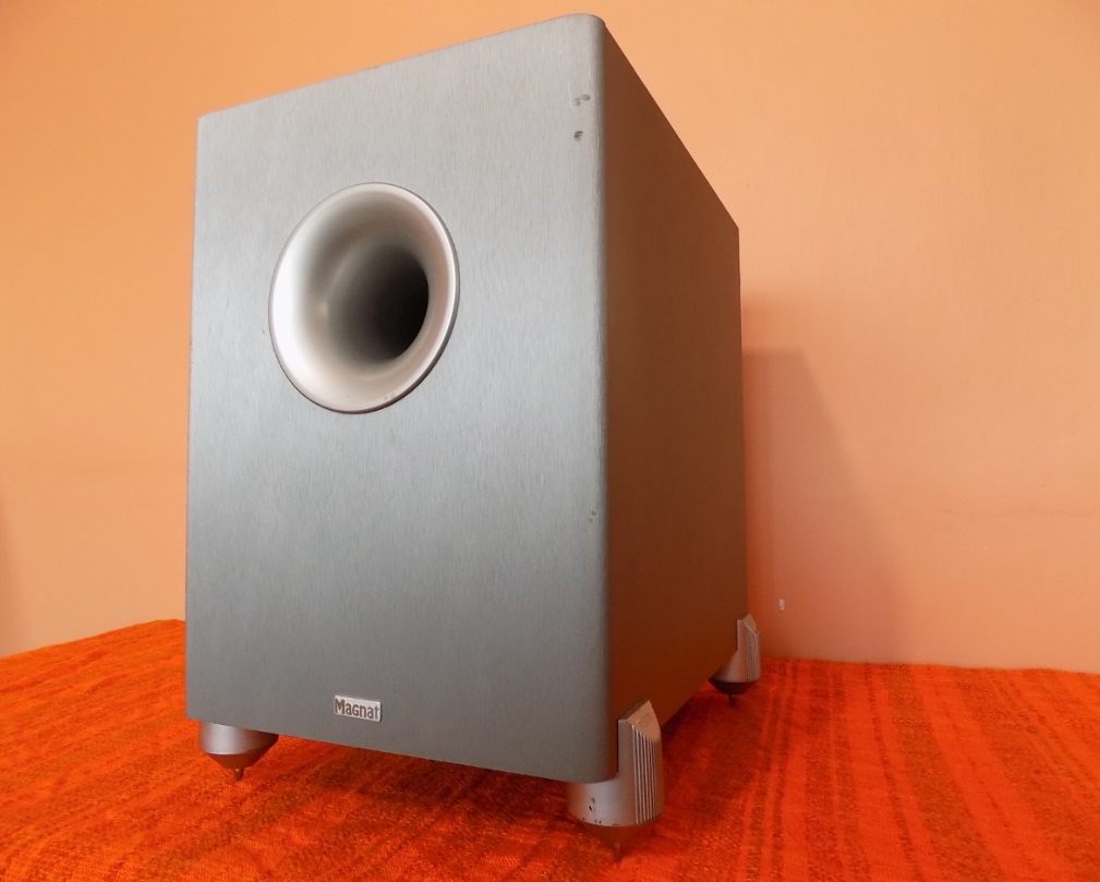 Subwoofer aktywny Magnat Art. 1424201S --- KOLCE