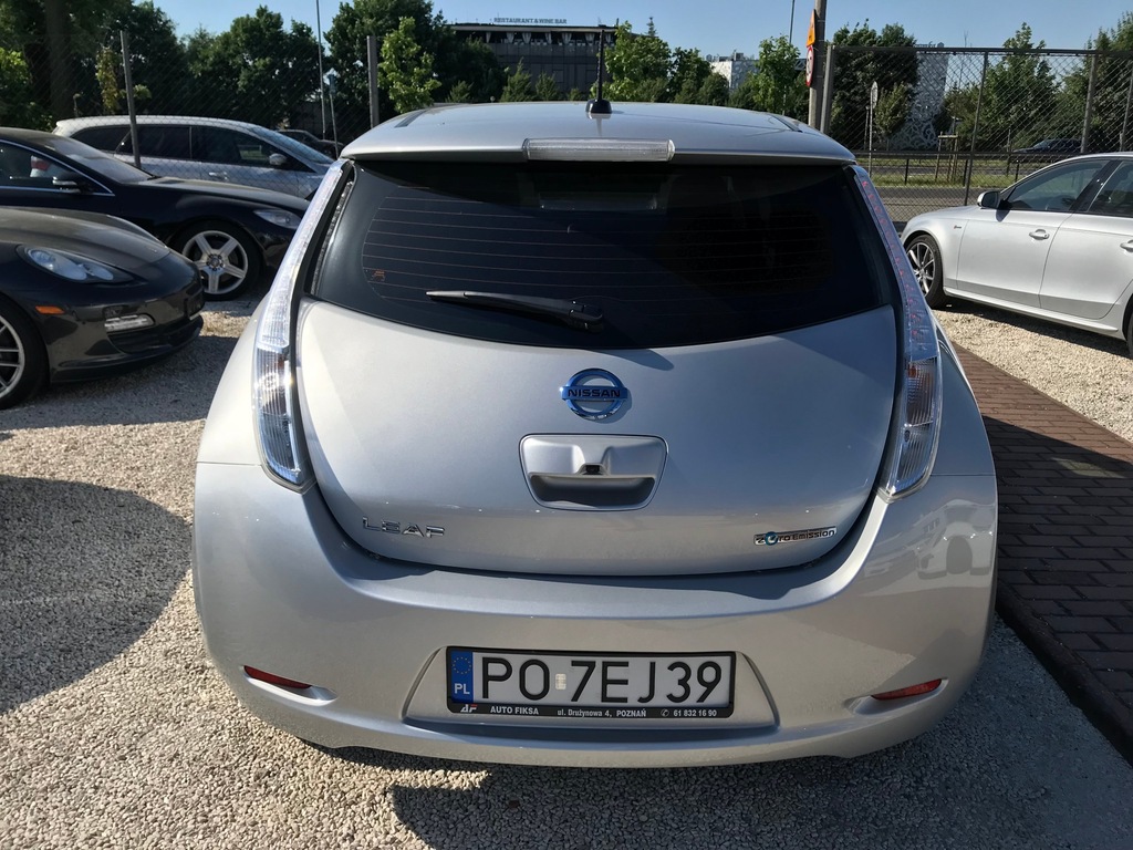Nissan LEAF samochód elektryczny duża beteria