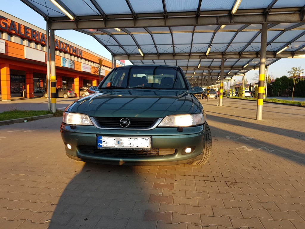 Opel Vectra B wersja na 100 lecie