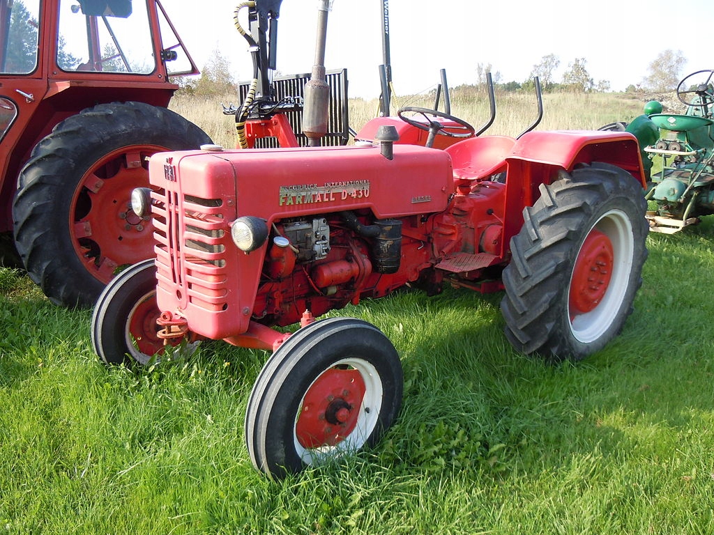 IHC.McCormick farmall D-430 -(części)