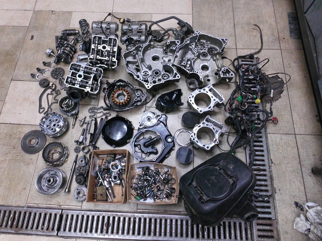 Silnik w częściach Suzuki TL 1000S 1000 97-02 