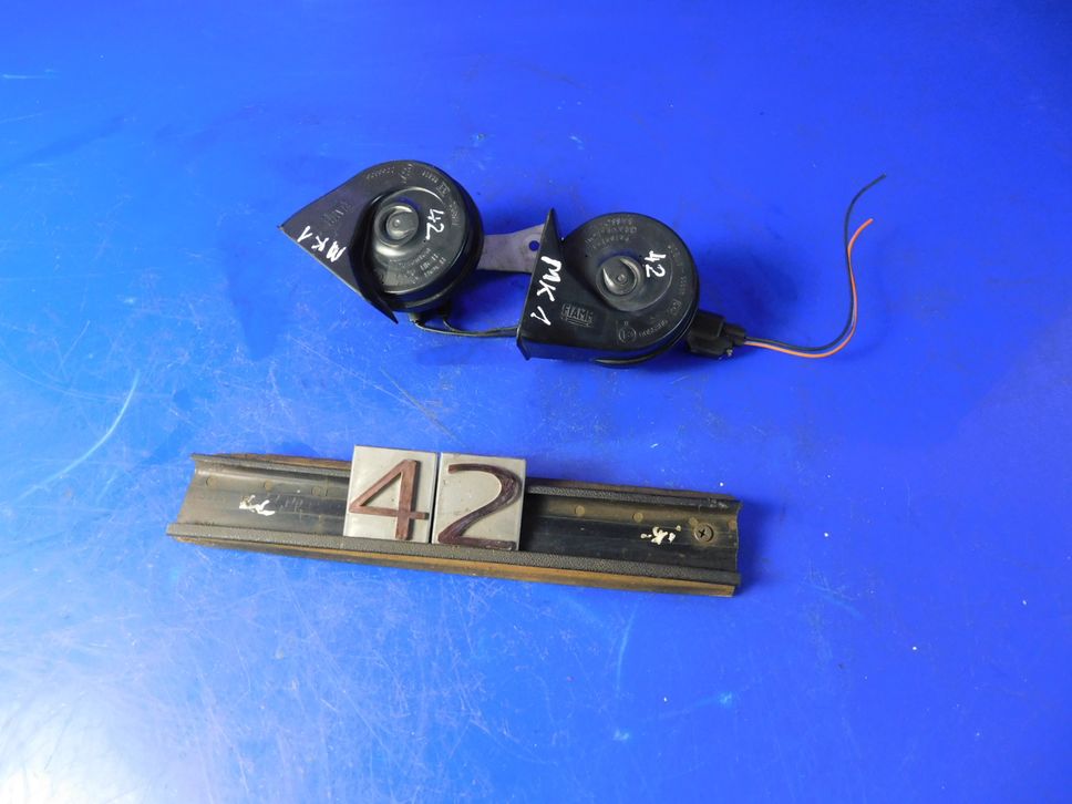 FORD FOCUS MK1 KLAKSON SYGNAŁY DŹWIĘKOWE KOMPLET