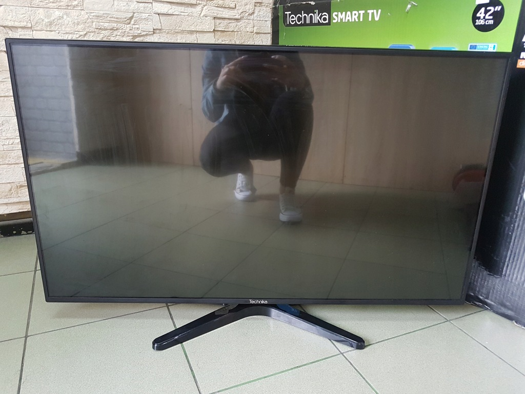 Telewizor TECHNIKA 42" TECHNIKA SM42-240-AW15