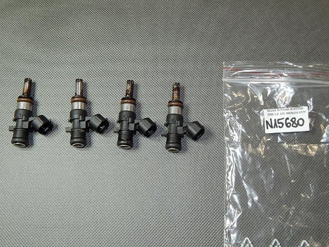 SKODA OCTAVIA III INJECTION INJECTOR 06L906031A
