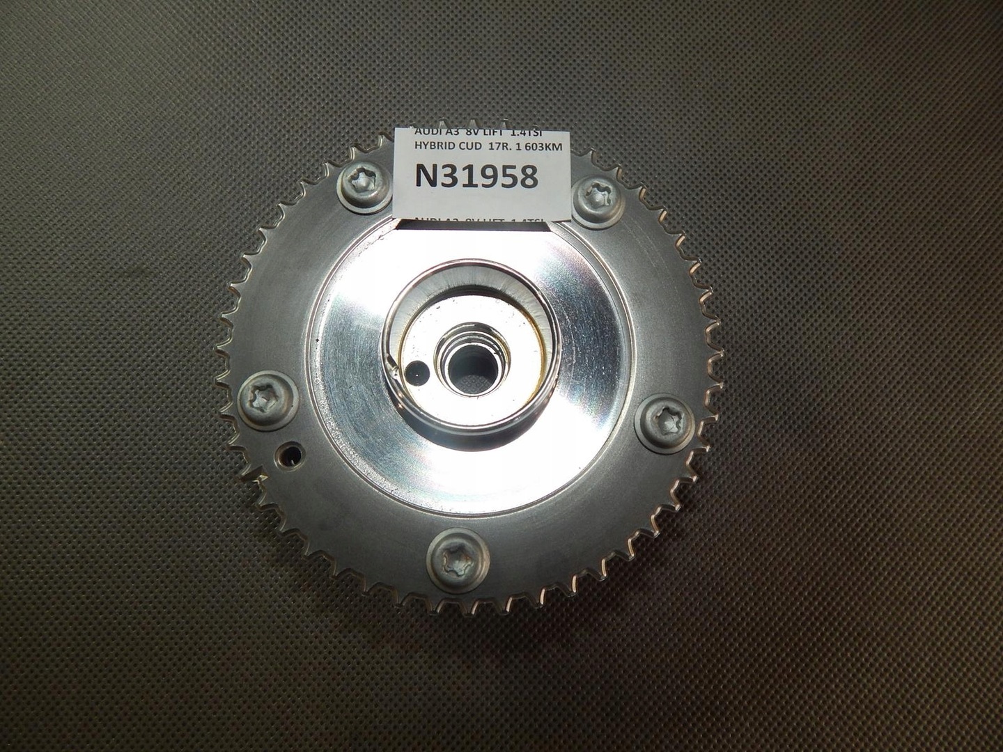 AUDI A3 8V CAMSHAFT ADJUSTER 04E109088M