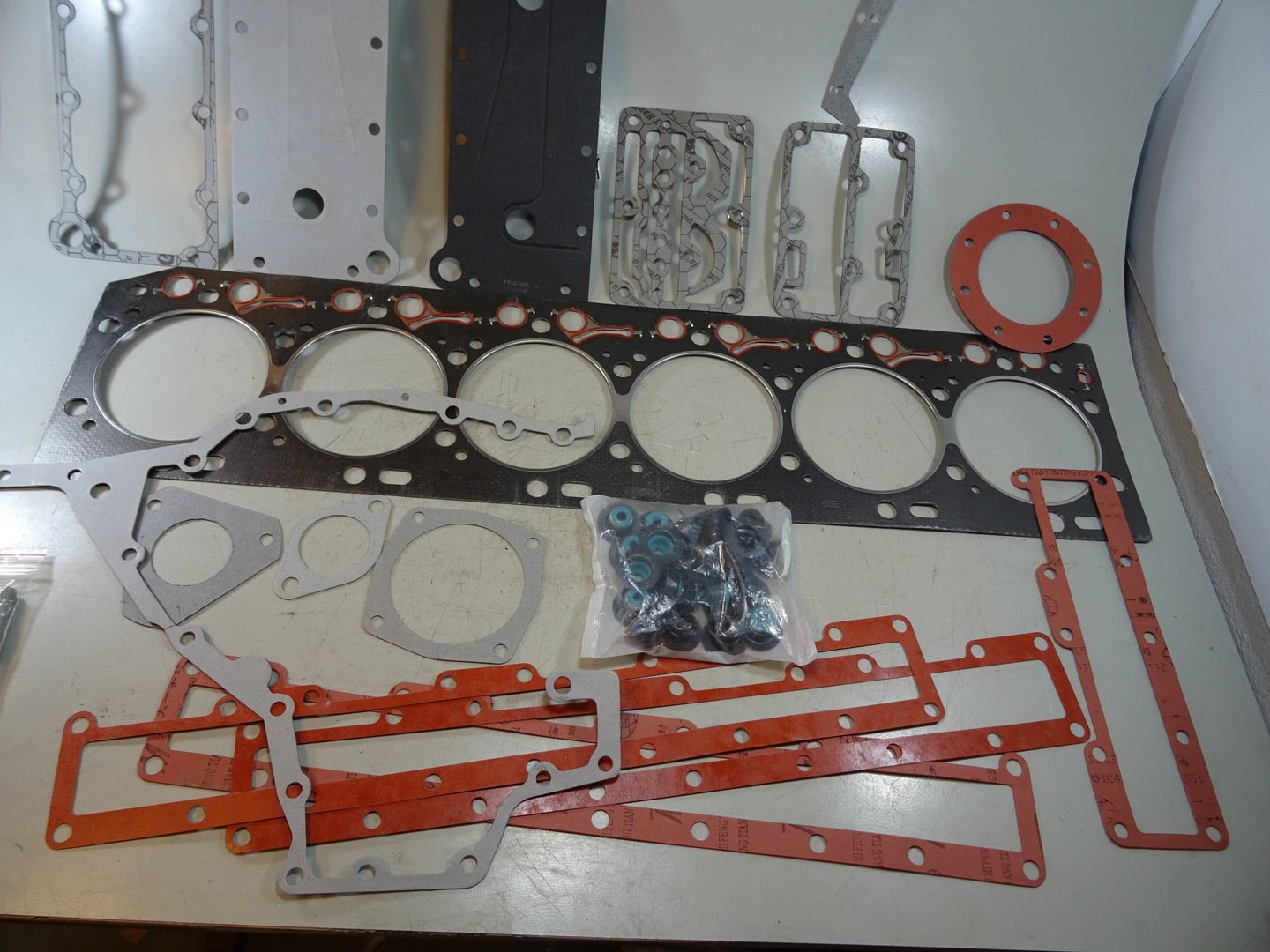 GASKETS HEAD MOTOR CUMMINS SET