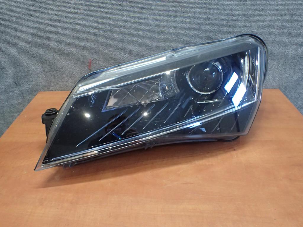 light front front left SKODA SUPERB III BI-XENO