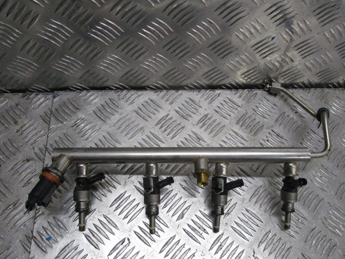Rampe injection CAYENNE 7P5 4,2TFSI 079133316AR