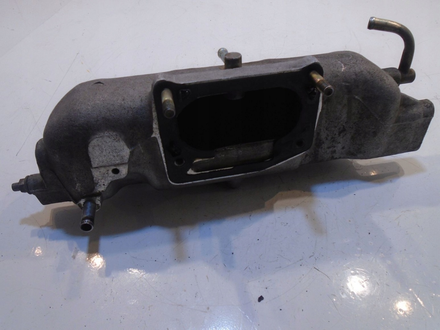 intake manifold KIA SPORTAGE and 2.0 16V