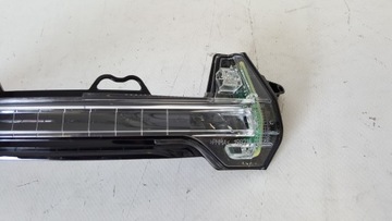 фото thumb №4, Audi a4 b9 8w поворотник дзеркало правий 15-18r