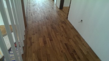 Parkiet lity dębowy lakierowany natur 16x70x300mm