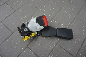 Застёжка ремня заднего зад mercedes w205 a2058600469 фото №1