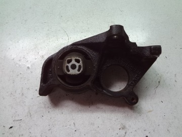 Peugeot 308 08r- 1.6 thp поддержка полуось фото №1