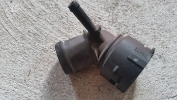 Штуцер воды шланг 6q0122291b фото №1