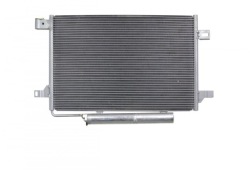 новый радиатор кондиционера, конденсатор MERCEDES W245 04 05 06 -