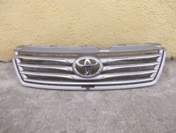 TOYOTA LAND CRUISER 150 решетка радиатора