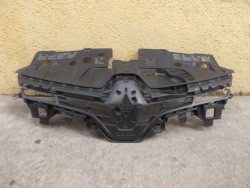 renault CLIO IV решетка радиатора