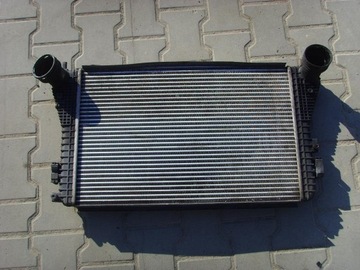 Vw golf v 1. 9tdi радиатор интеркулер 1k0121345e, фото