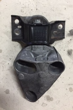 Bracket fasteners motor 1.5 dci 8200477151_, фото