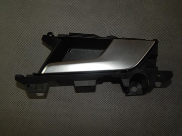 Audi a4 b9 inner handle right rear 8w0839020, фото