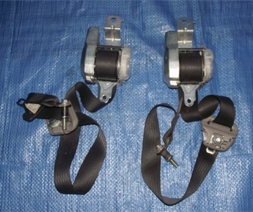 Navara d40 seat belt front right tensioner, фото