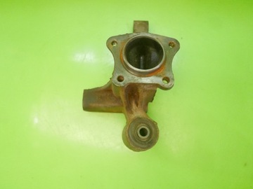 Цапфа задняя правая задняя toyota corolla e10 хетчбек 1.3 16v, фото